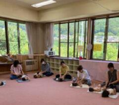 やさしいベビーマッサージ