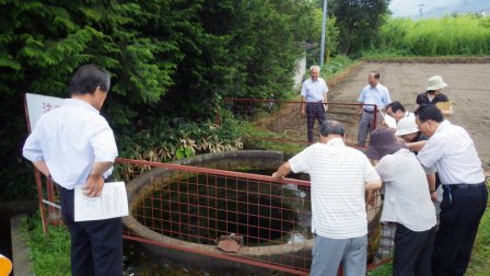 艶三郎の井（分水口）の写真