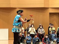コマ公演をするたけちゃん