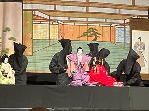 早稲田人形浄瑠璃「本朝廿四孝 十種香の段」公演の様子