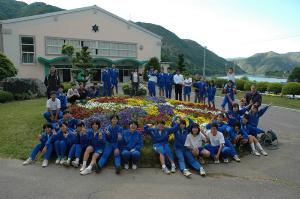 長谷中学校（写真）