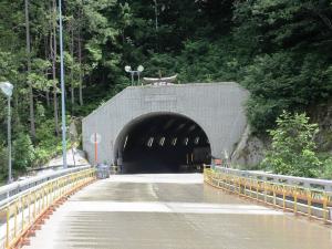 新たに貫通した上ヶ洞トンネル