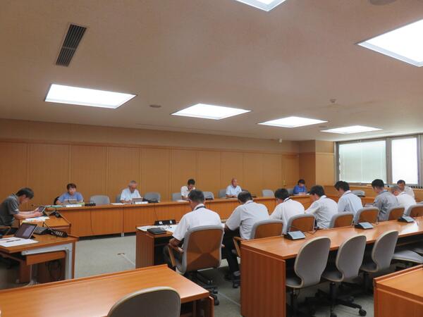 経済建設委員会ヒアリングの様子