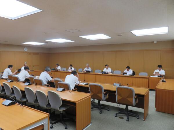 総務文教委員会ヒアリングの様子