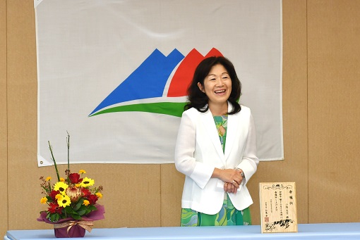 小坂文乃　挨拶